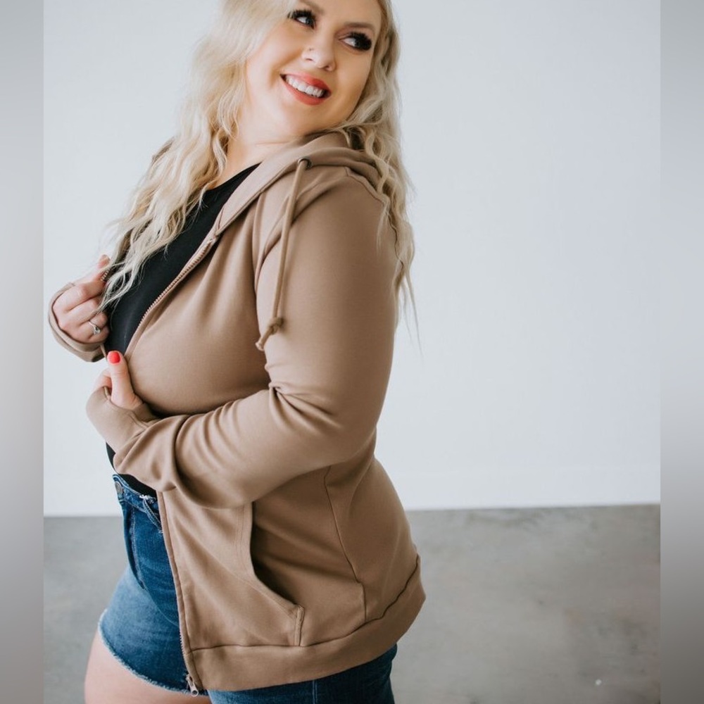 ❌❌SOLD❌❌Lauriebelles Lily Lottie jovie zip up